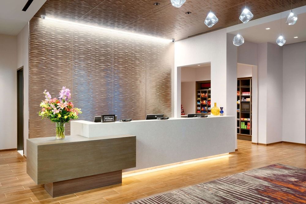 Hampton Inn & Suites Anaheim Convention Center 2