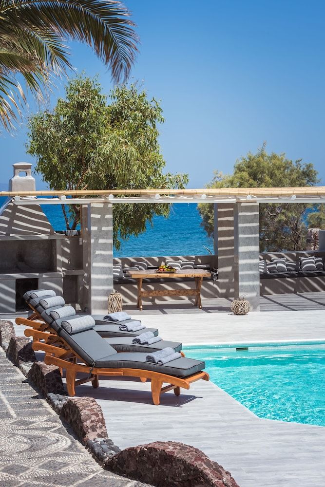 Damma Beachfront Luxury Villa 1