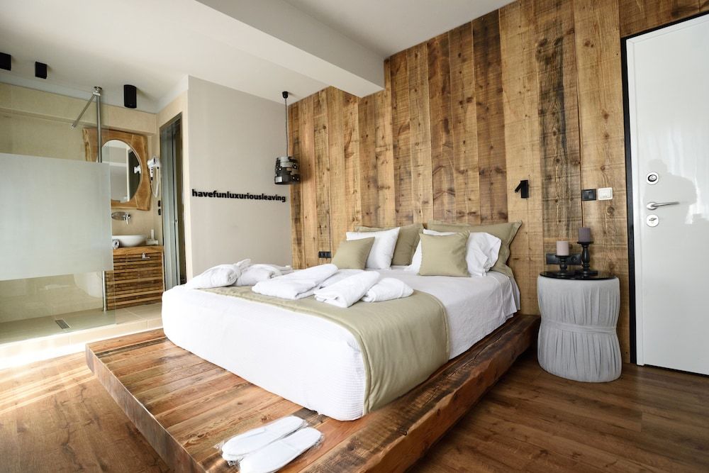 Magnifique Luxury Suites 1