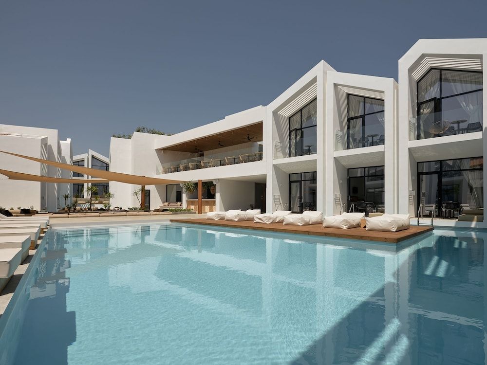 Cavo Vezal - Adults Only 1