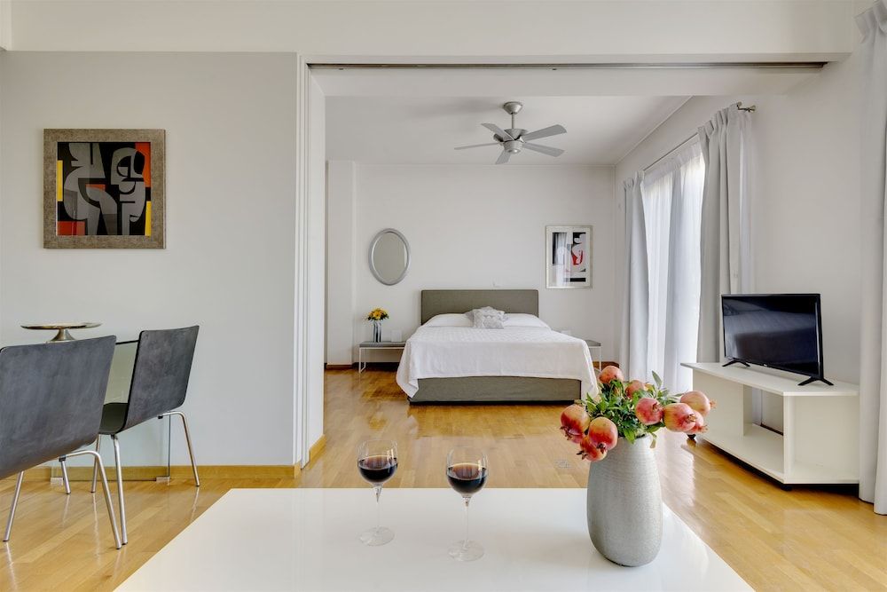 Loft apt w/ Acropolis View 2