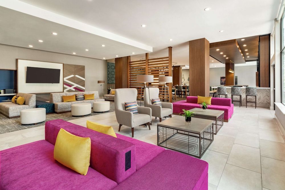 Hilton Garden Inn Seattle Airport 2