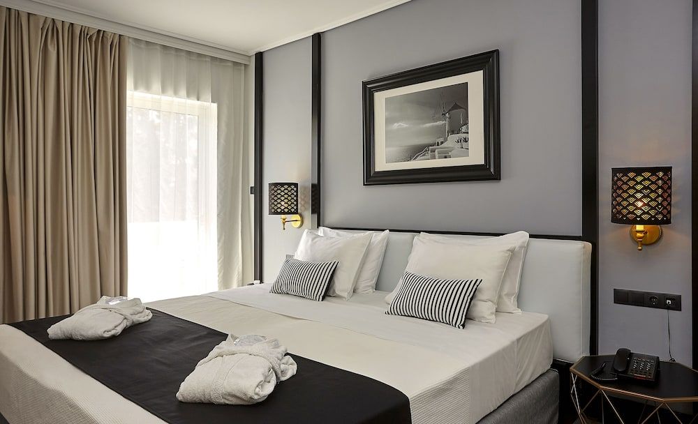 Athenian Riviera Hotel & Suites 3