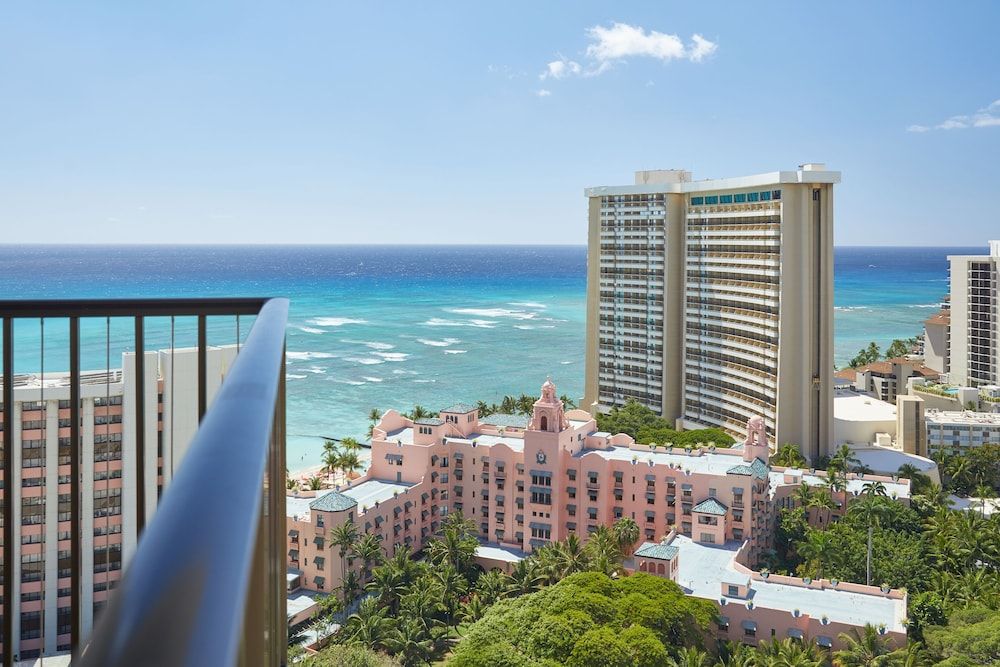 Waikiki Beachcomber by Outrigger 2