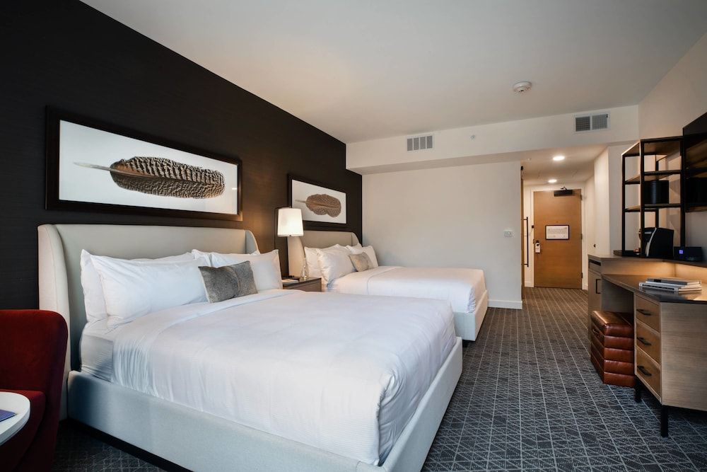 Elliot Park Hotel, Autograph Collection 3