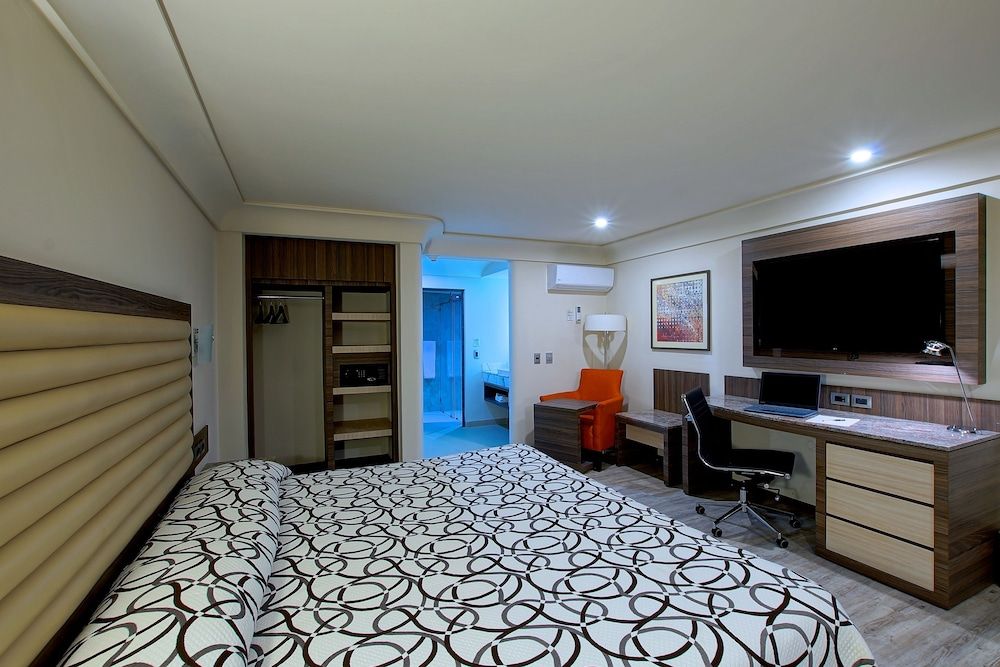 Econo Express Hotel 1