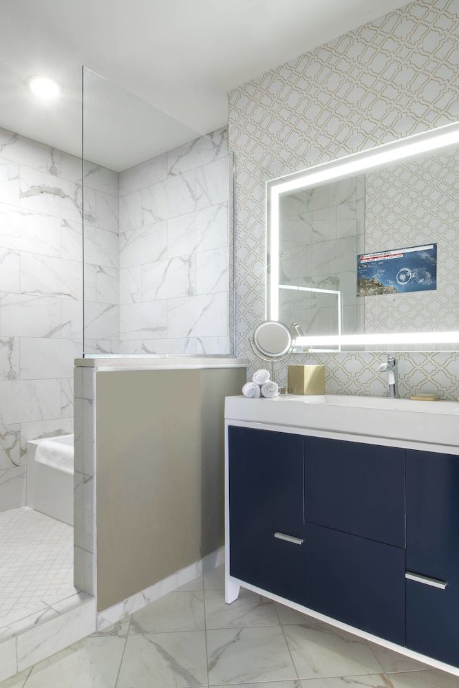 Hotel Saint Louis, Autograph Collection 3