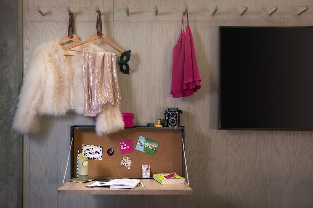 Moxy San Diego Downtown/Gaslamp Quarter 3