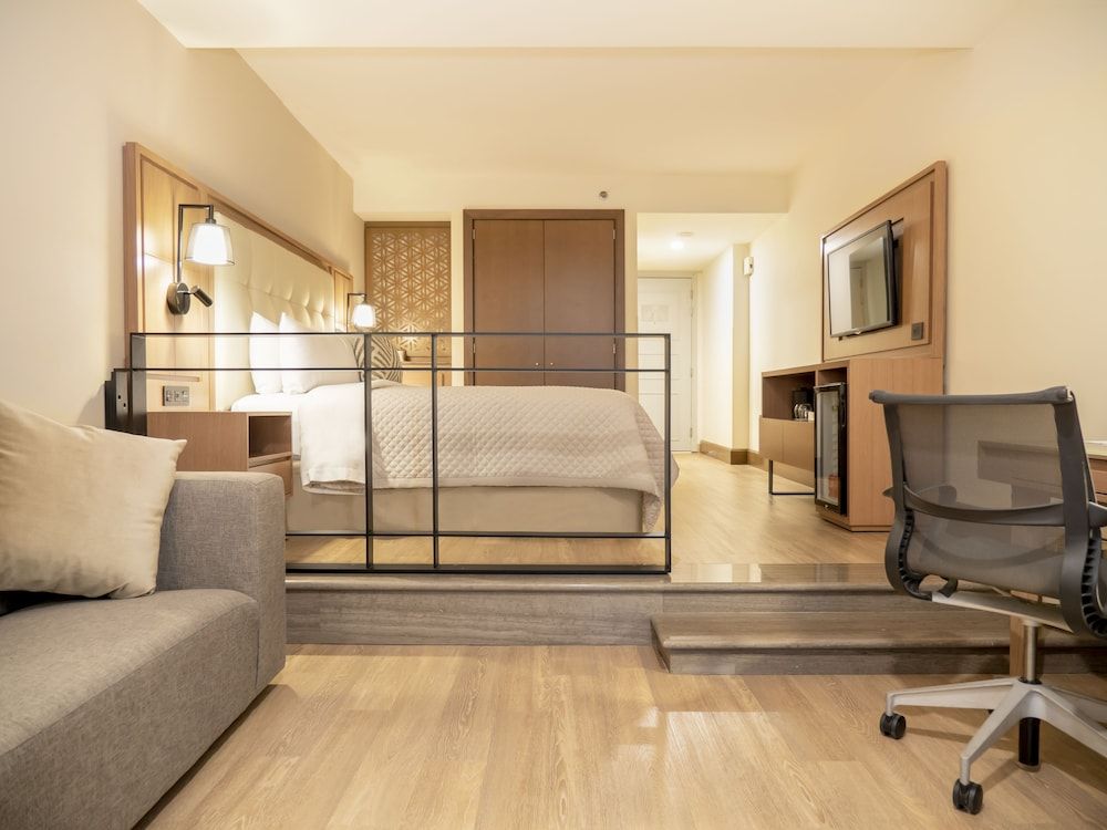 MS Milenium Monterrey, Curio Collection by Hilton 1