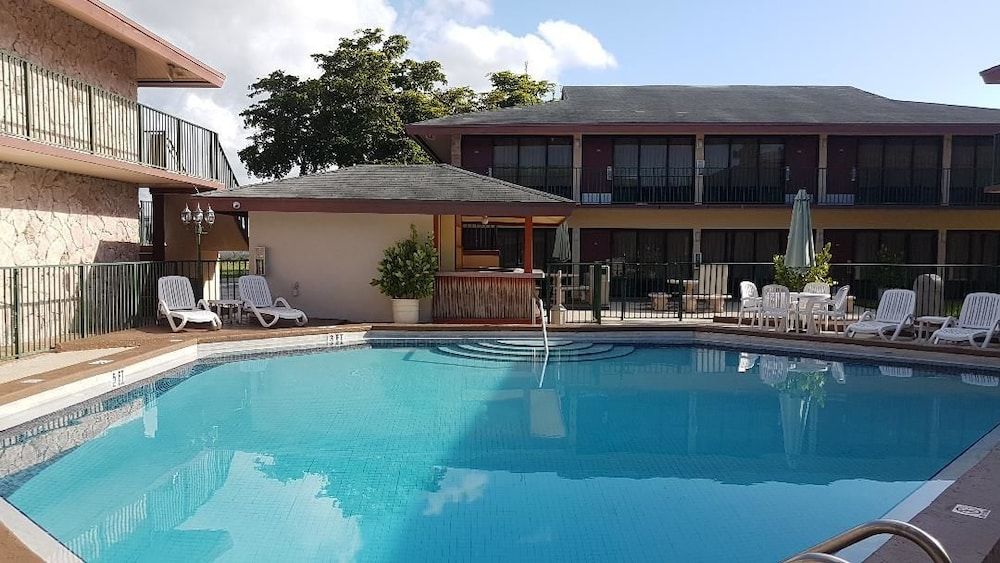 Garden Inn Homestead 1