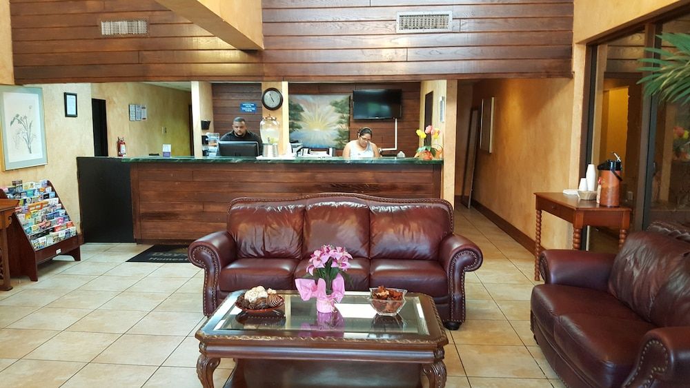 Garden Inn Homestead 3