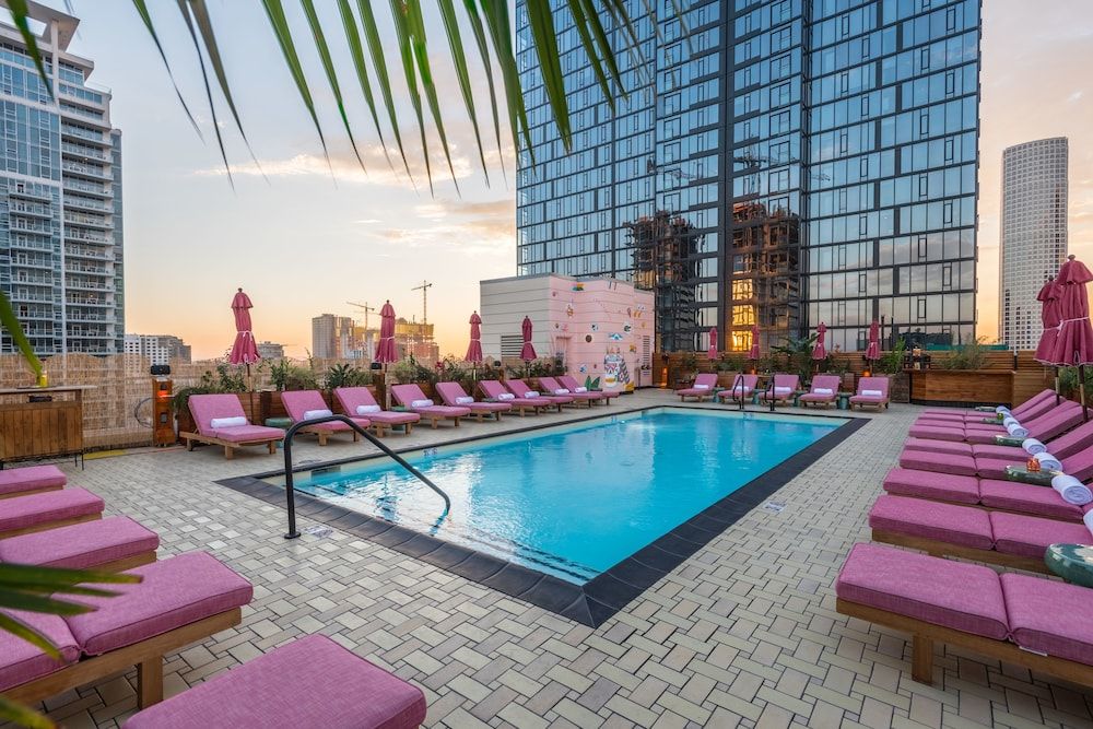 Freehand Los Angeles 1 Freehand Los Angeles 1