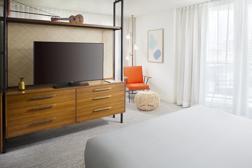 The Laylow, Autograph Collection 2