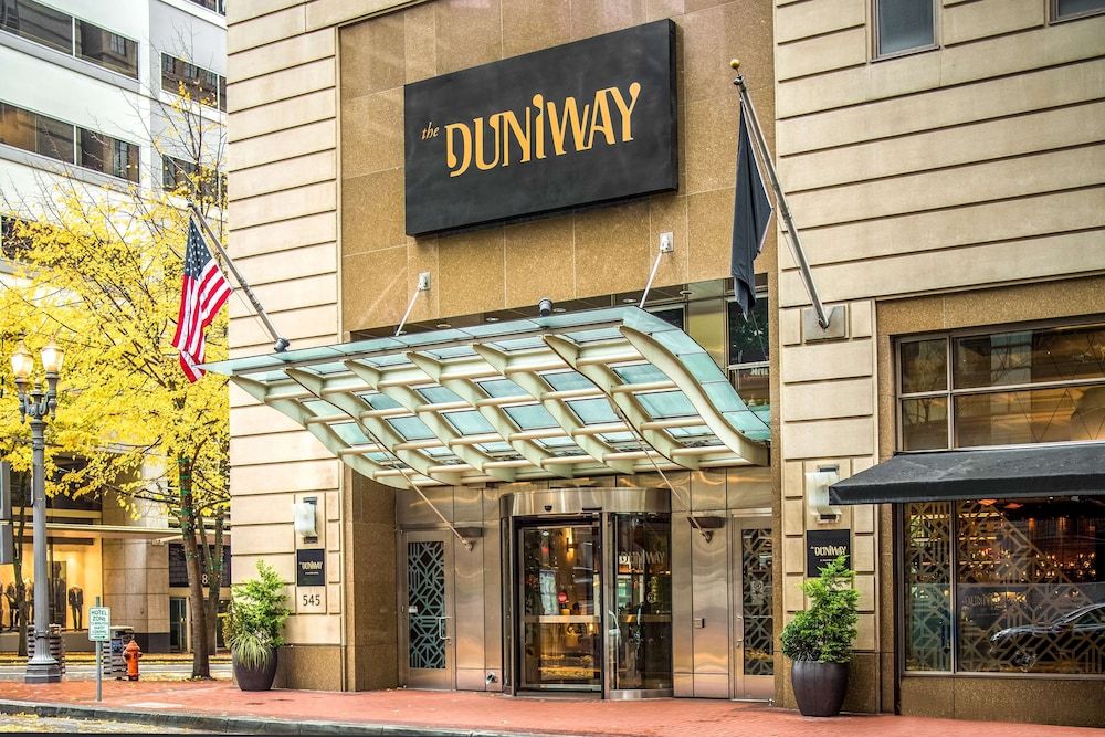 The Duniway Portland A Hilton Hotel 1