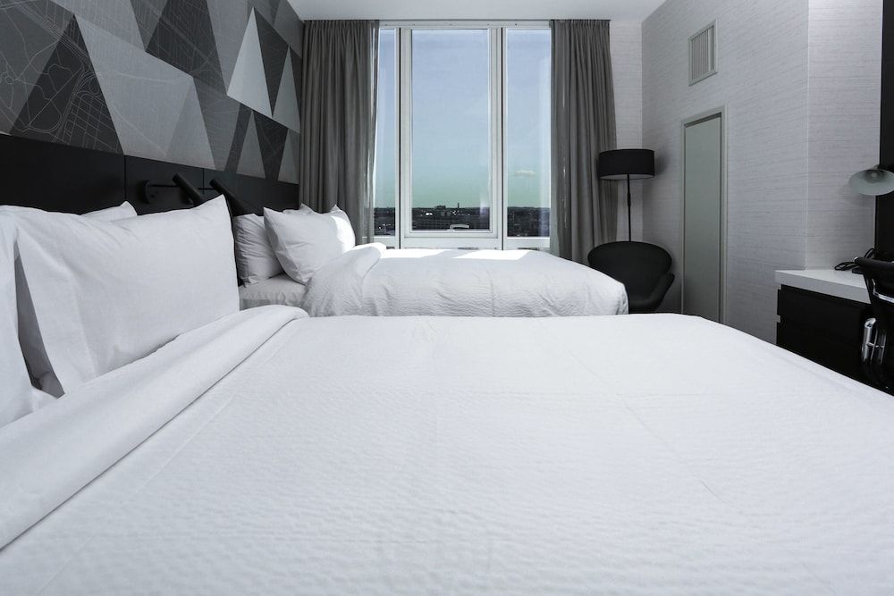 Courtyard Long Island City/New York Manhattan View 2