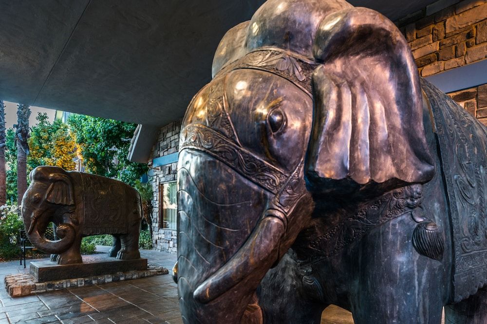 Azure Hotel & Suites Ontario, A Trademark Collecti 2