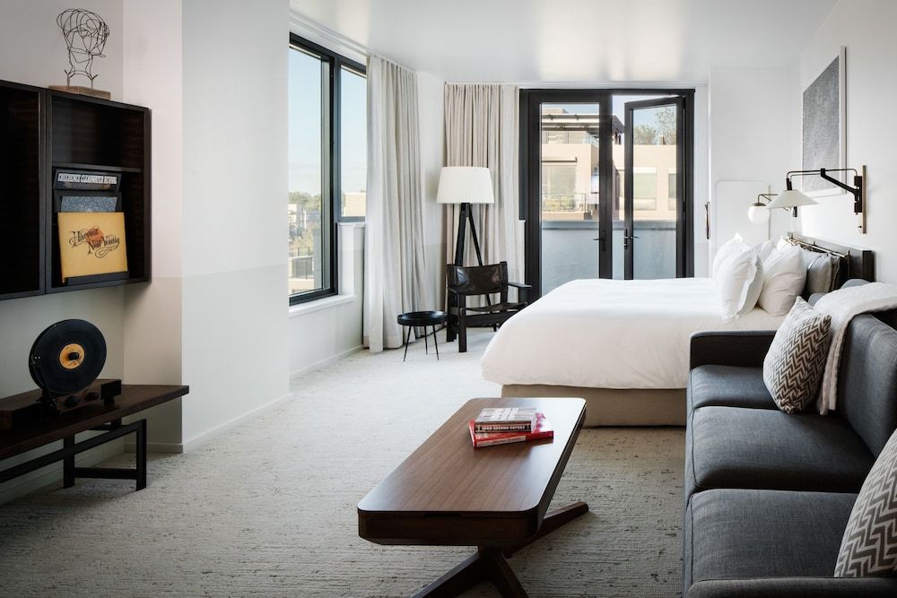 Halcyon - a hotel in Cherry Creek 1