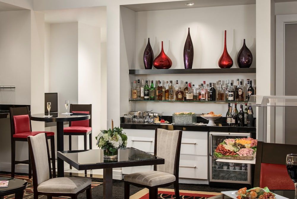 Club Level Suites at Inn On Fifth 3