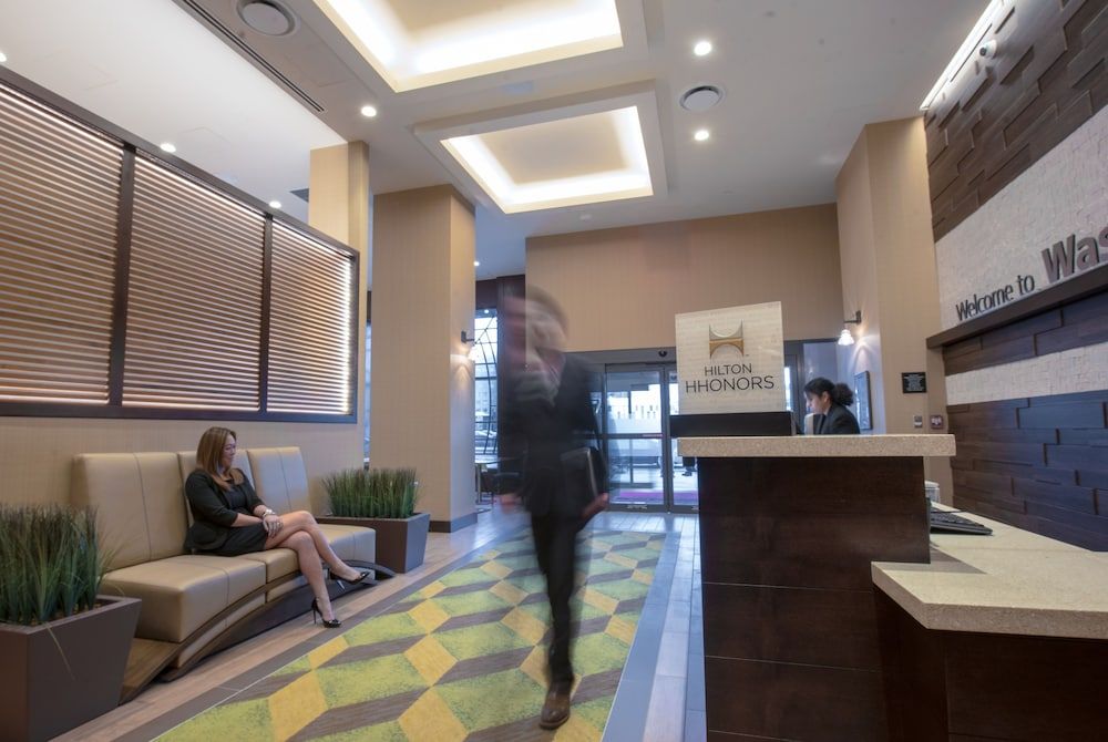 Hampton Inn & Suites Washington DC - Navy Yard 2