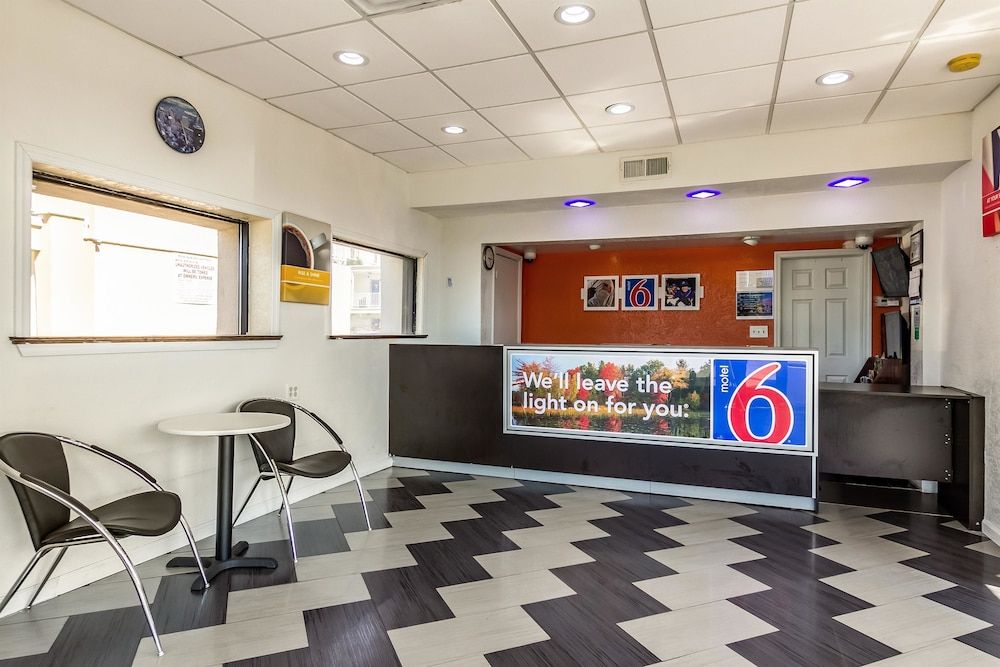 Motel 6 Elizabeth - Newark Liberty Intl Airport 3 Motel 6 Elizabeth - Newark Liberty Intl Airport 3