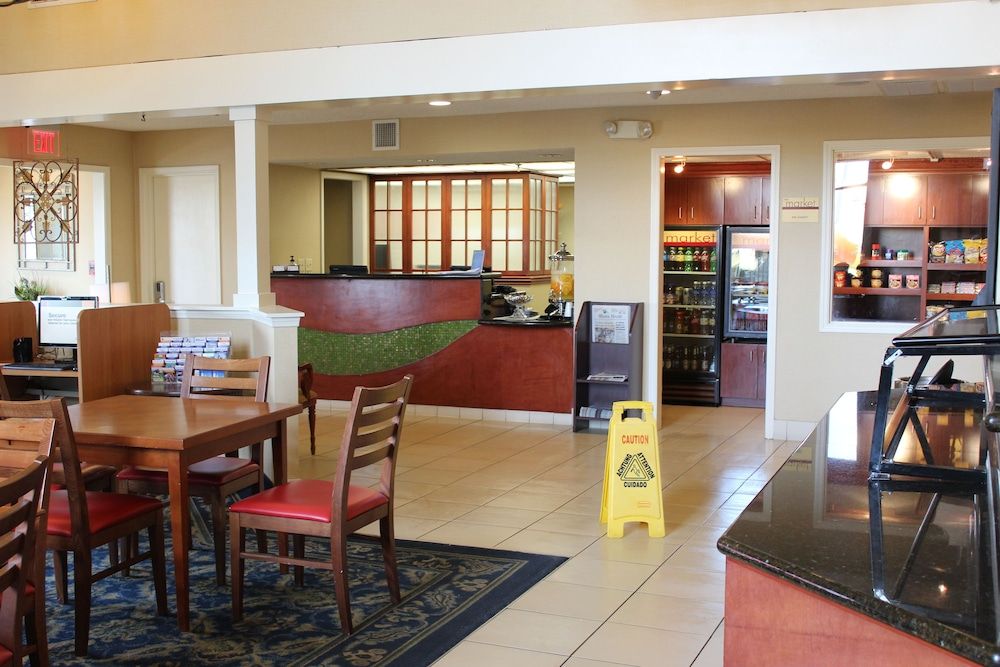 Doral Inn & Suites Miami Airport West 2
