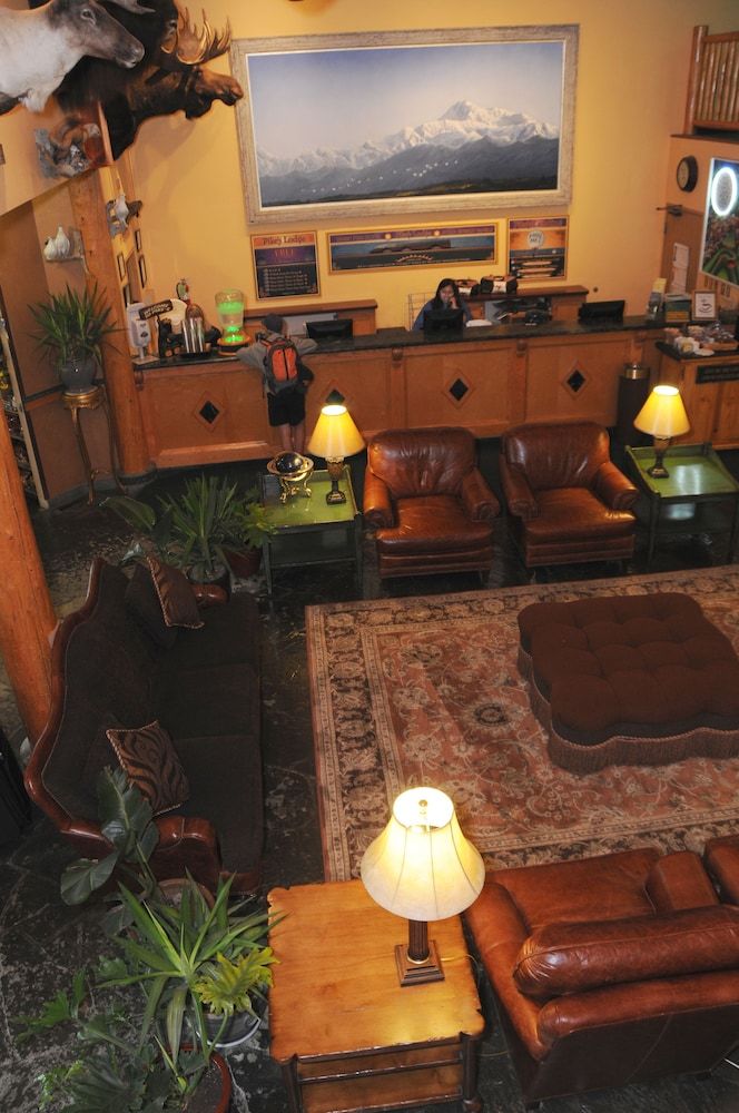 Pike's Waterfront Lodge 2