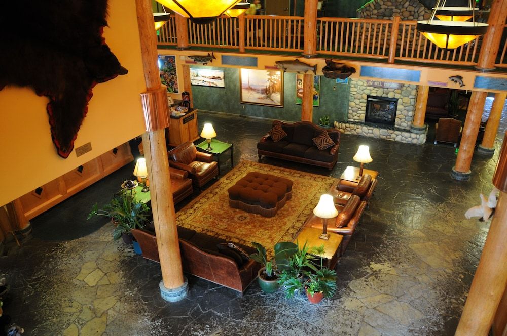 Pike's Waterfront Lodge 3