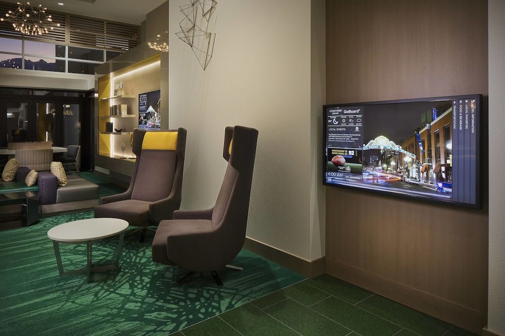 Courtyard San Diego Gaslamp/Convention Center 3