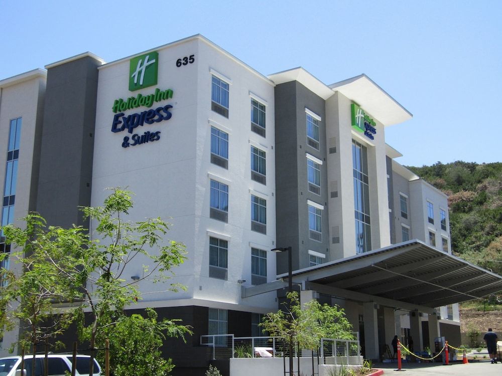 Holiday Inn Express San Diego - Mission Valley 1
