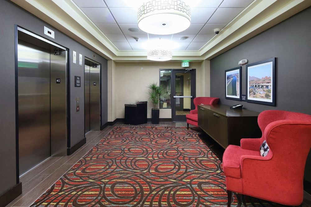 Hampton Inn & Suites Phoenix/Tempe 2 Hampton Inn & Suites Phoenix/Tempe 2