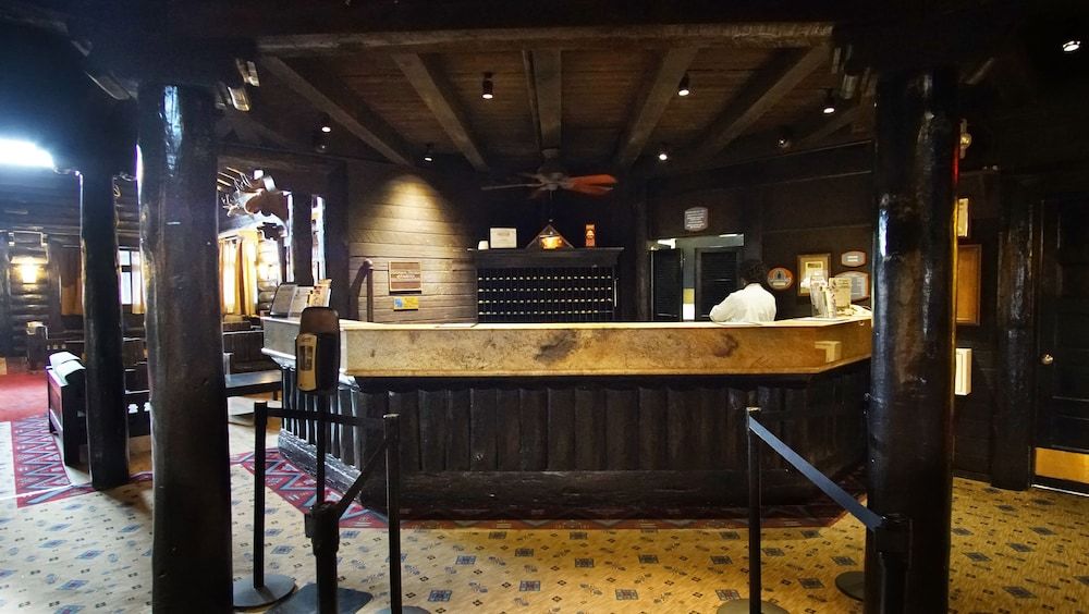 Kachina Lodge - Inside the Park 2