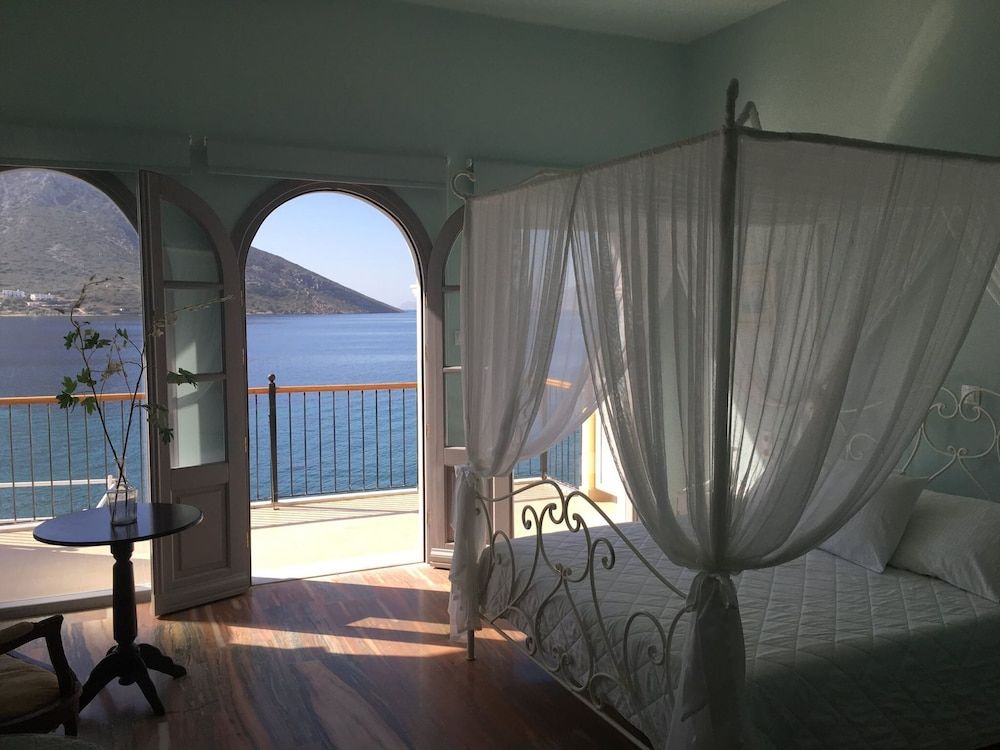 MasouriBlu Hotel 1