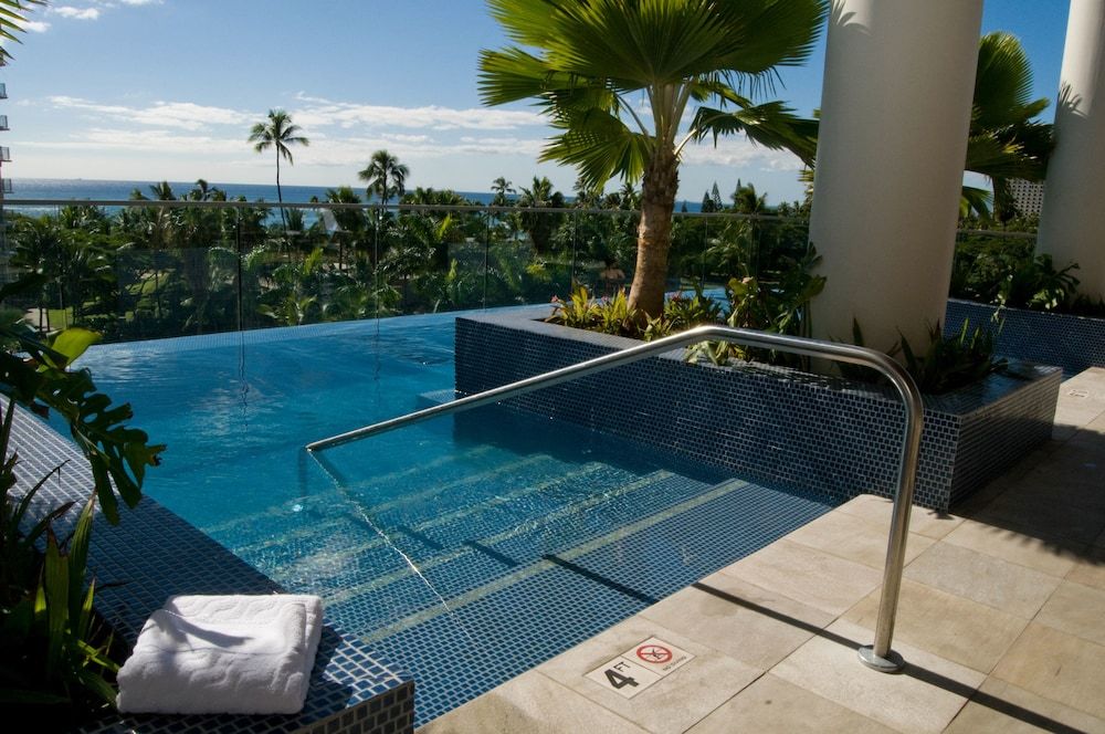 Jet Luxury @ The Trump Waikiki 1