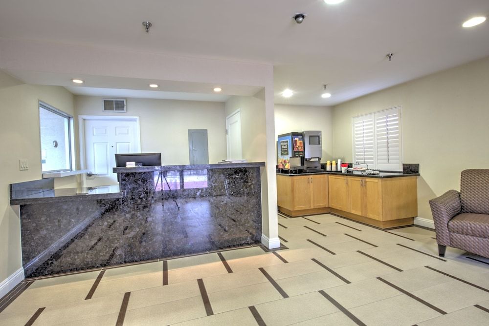 Burbank Inn And Suites 2