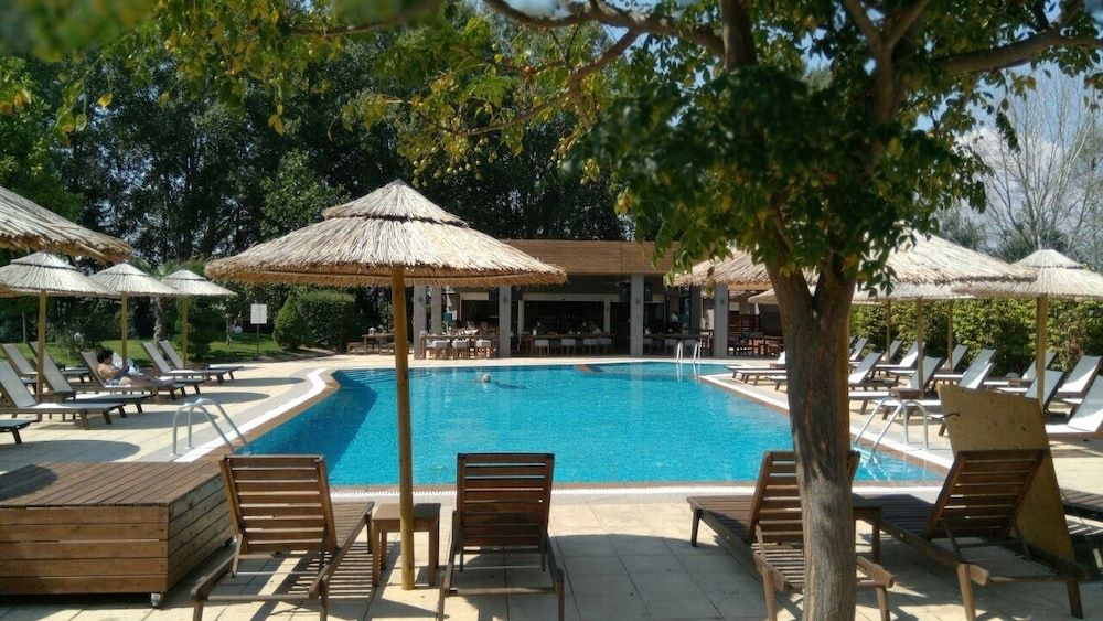 Maison Hotel 3 étoiles à Chalkidona