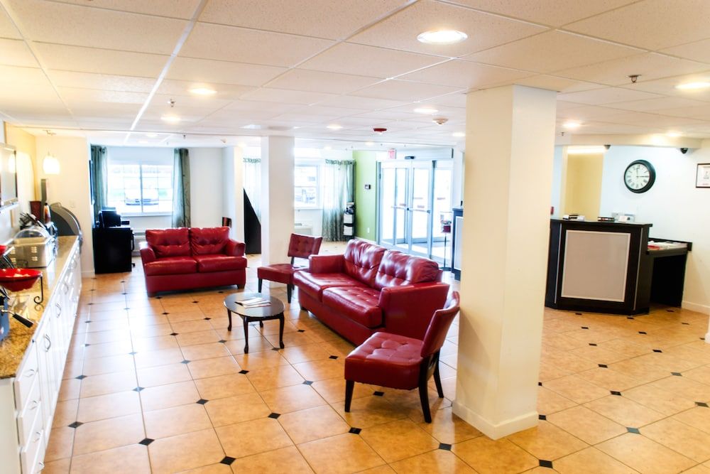 Three Rivers Inn & Suites 3