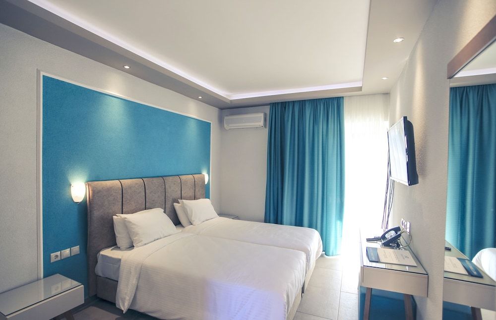 Royal Hotel and Suites 3