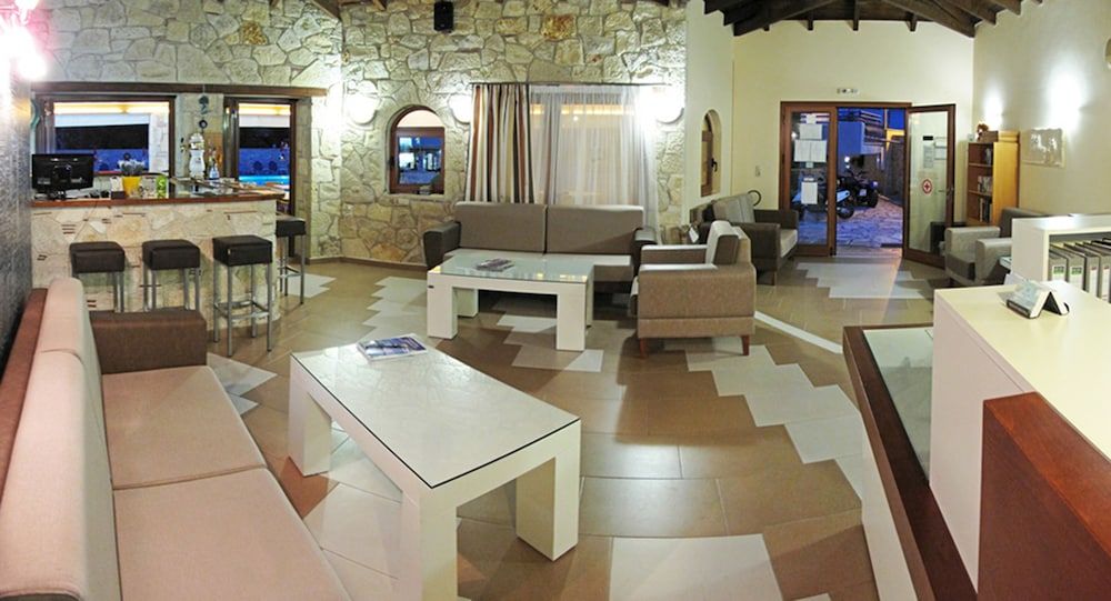 Royal Hotel and Suites 2