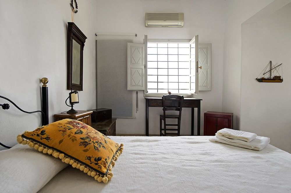 Heliophos Boutique Caves 3 Heliophos Boutique Caves 3