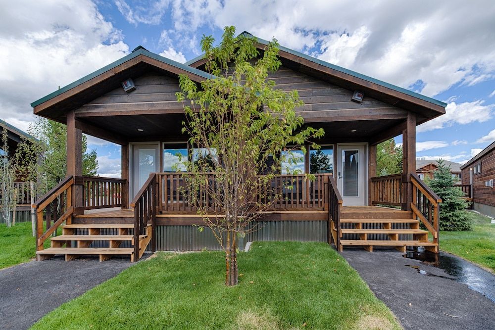 Explorer Cabins At Yellowstone 3