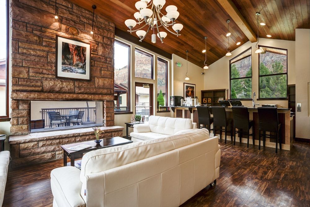 Cliffrose Springdale, Curio Collection by Hilton 3