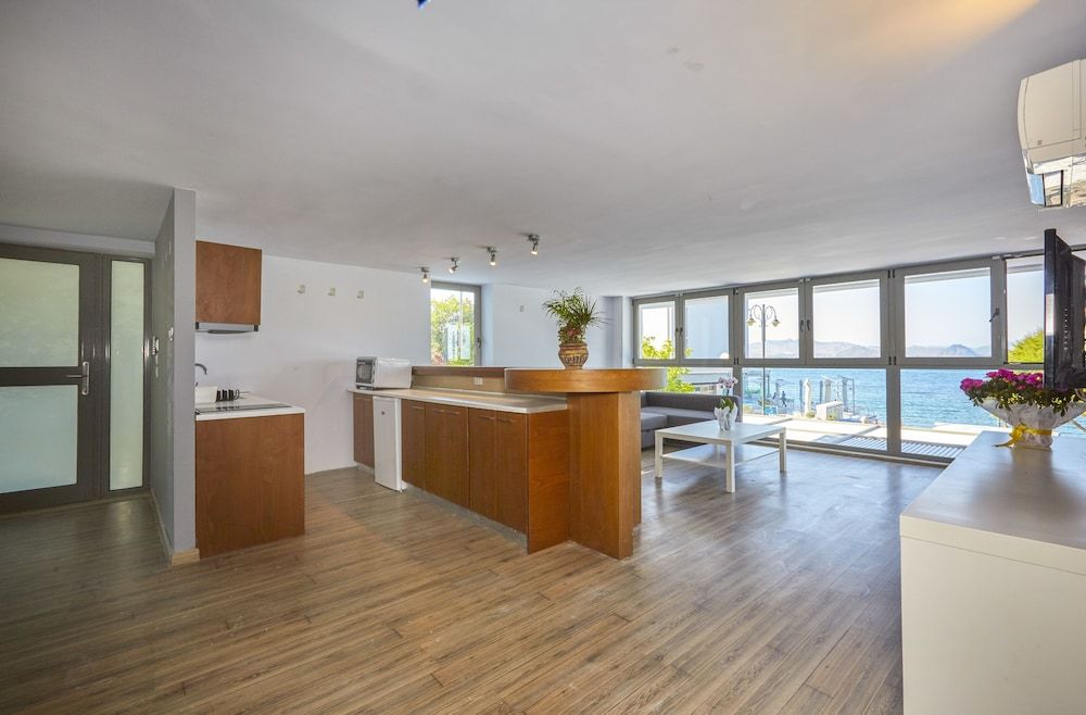 Triton 4 estrellas en Cos