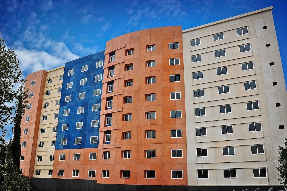 Courtyard Toluca Tollocan 1