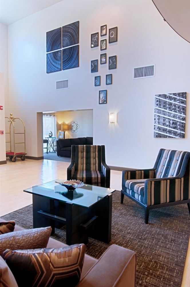 BW Plus Miami Airport North Hotel & Suites 2 BW Plus Miami Airport North Hotel & Suites 2