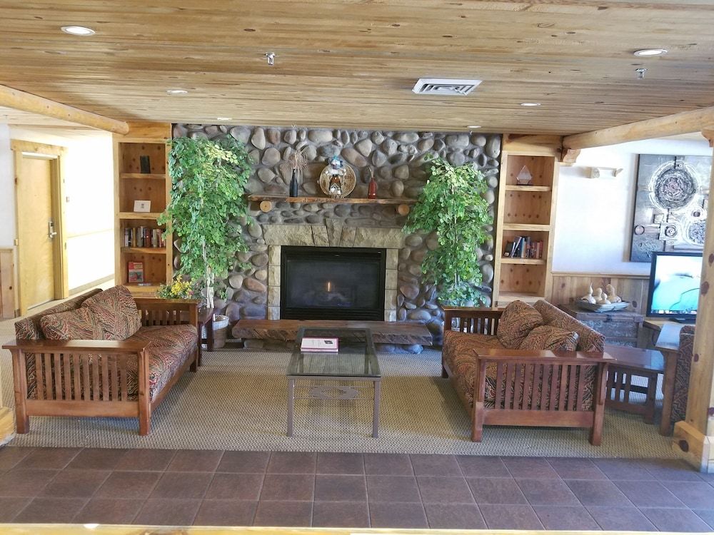 River Canyon Lodge 3