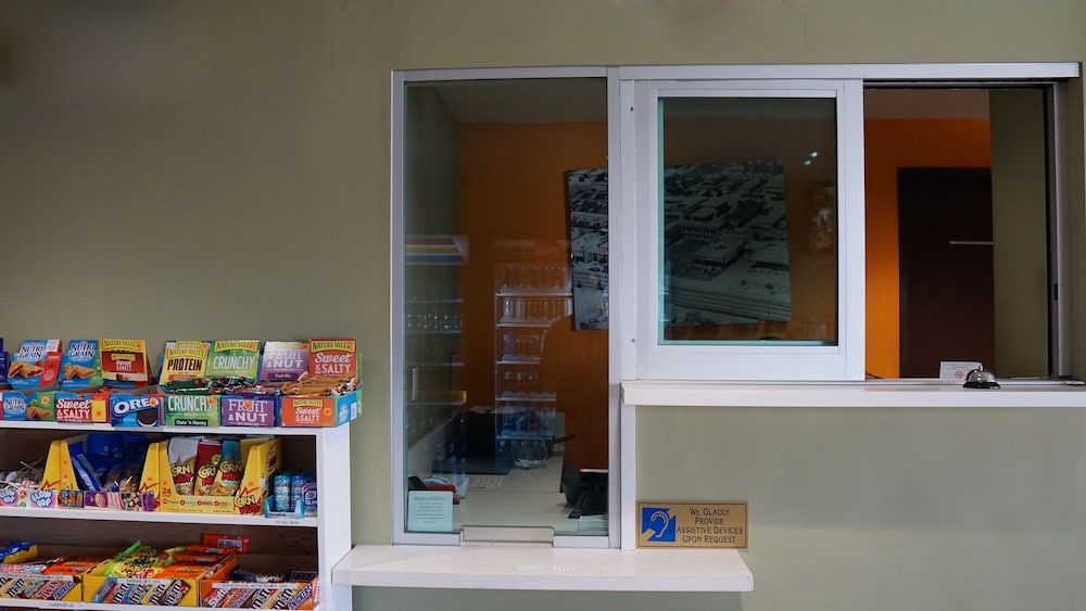 Hawthorne Plaza Inn 3