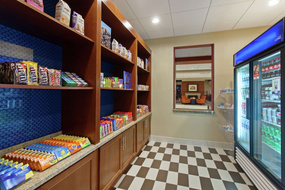 Hampton Inn & Suites Seattle-Airport/28th Ave 3