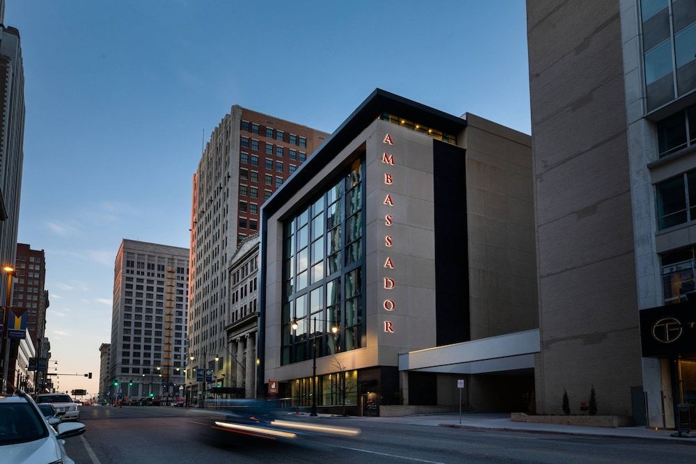Ambassador Hotel Kansas City, Autograph Collection 1