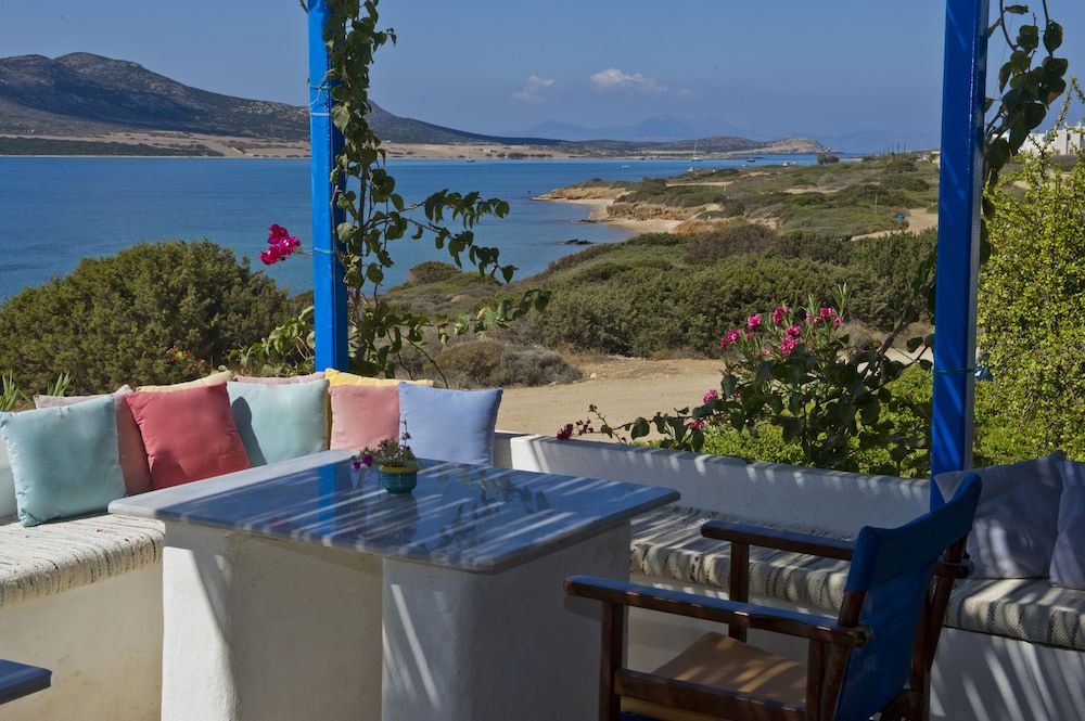 Dolphin Antiparos Villas and Suites 2