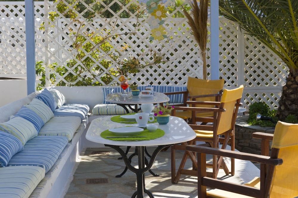 Dolphin Antiparos Villas and Suites 3